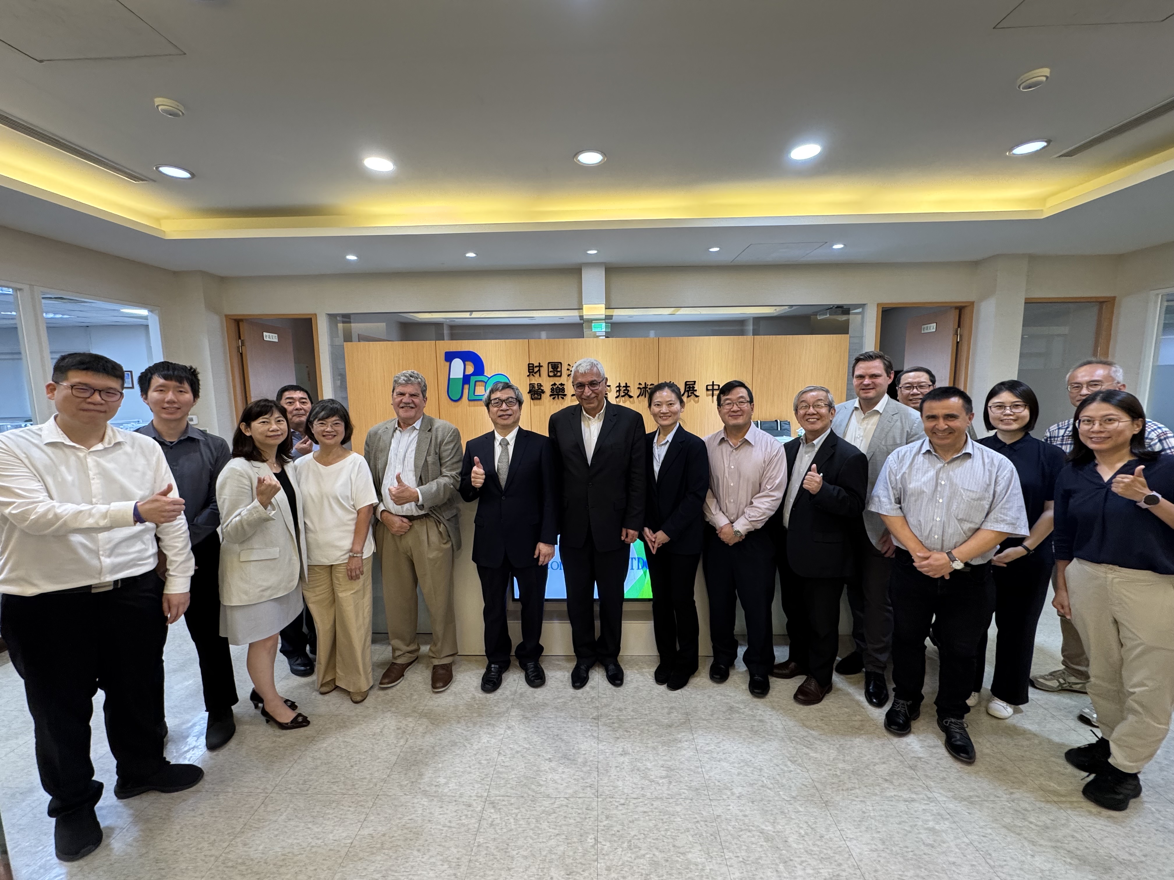 國際專家蒞臨中心就連續製程及相關議題進行交流